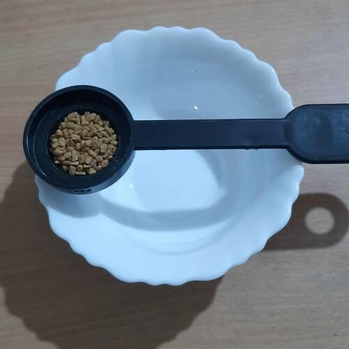 1 teaspoon of fenugreek seeds/methi dana