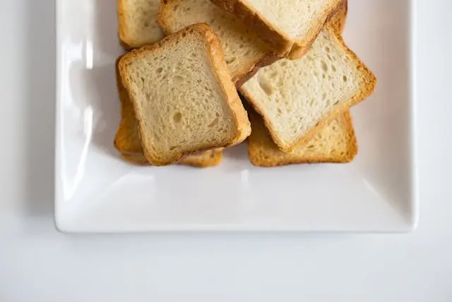 A tray with slices of bread